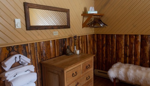 Lodge Room Queen + Twin