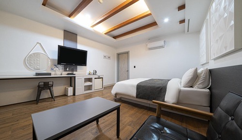 Room (Deluxe room)