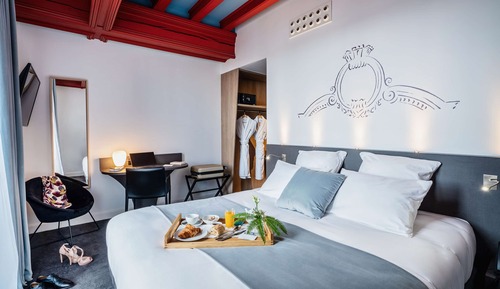 Superior Room, 1 King Bed, Non Smoking, Balcony