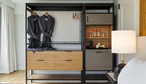 Deluxe Room, 1 King Bed