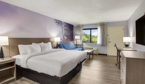 Room, 1 King Bed, Accessible, Non Smoking (Upgrade)