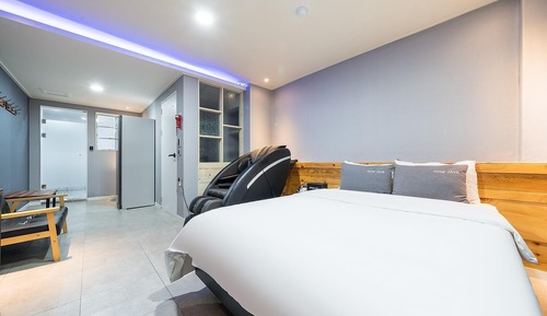 Room (Special room (double + massage chair )