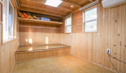 Room (River Room)