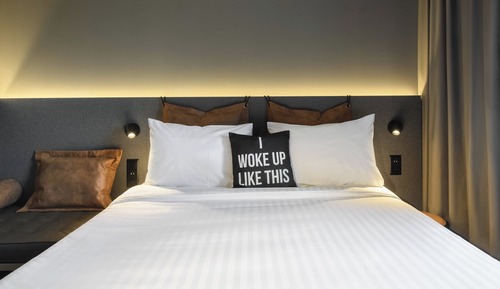 Room, 1 Queen Bed, Courtyard View