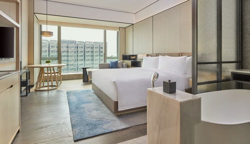 Room, 1 King Bed, Garden View