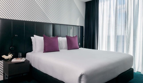 Classic Room, 1 King Bed