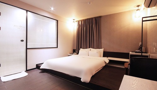 Room (Deluxe room)