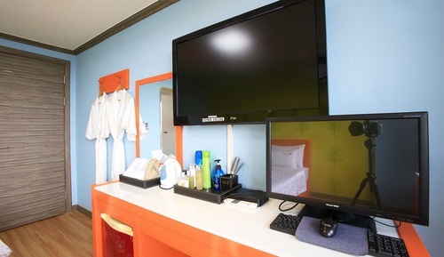 Room (Sunrise Room)