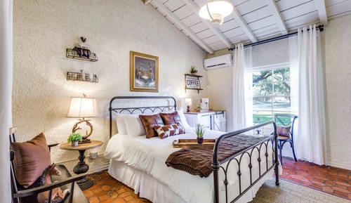 Comfort Room, 1 Queen Bed