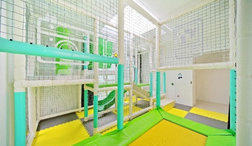 Room (Medium (Kids Playground/Lukewarm Pool)