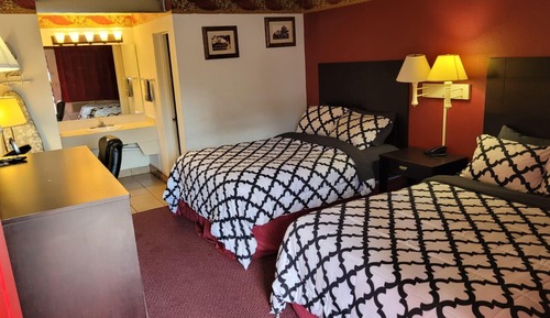 2 Queen Bed Non-Smoking