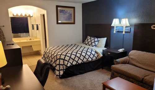 1 Queen Suite With Sofa Non Smoking