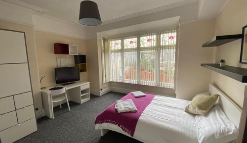 Double Room (6)