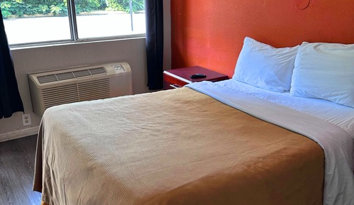 Single Room, Smoking
