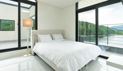 Penthouse (A, Bathtub unavailable)
