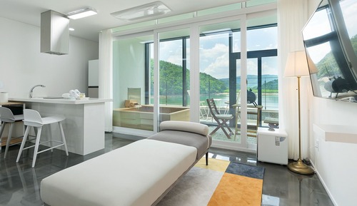 Double Room, Terrace (B)