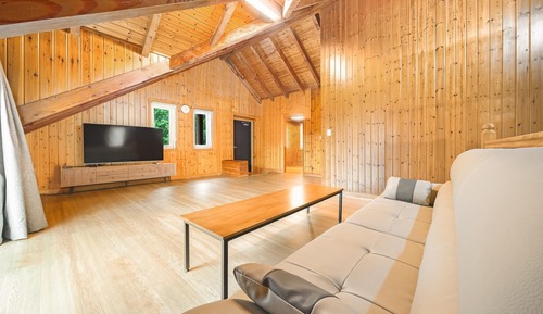 Basic Room, 4 Bedrooms (Yeonkkotdong)