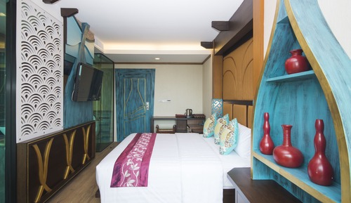 Junior Suite, Pool View