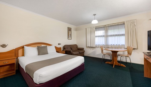 Standard Room, 1 Queen Bed