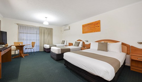 Family Room, Multiple Beds