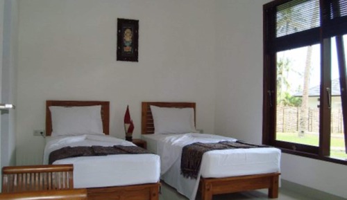 Villa (Lombok Wine)
