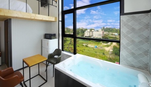 Room (EN Rose Room 401 Duplex (Spa))