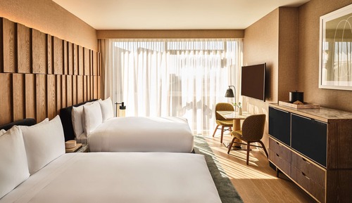 Premium View Two Full Beds Hearing Accessible