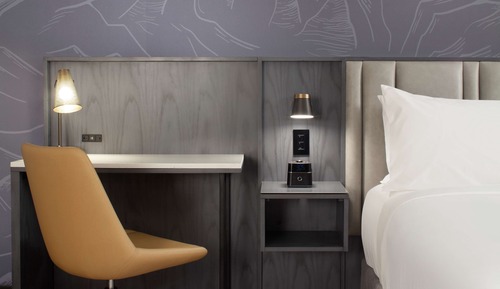 Room, 1 King Bed, Corner