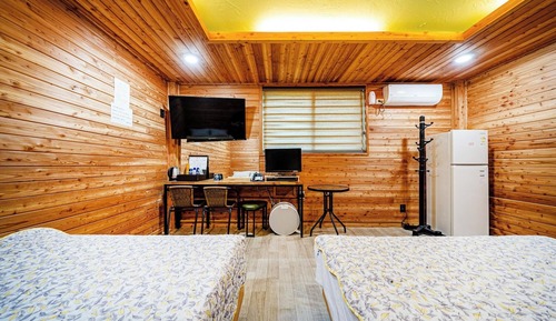 Room (4-person room (additional charge 1000)