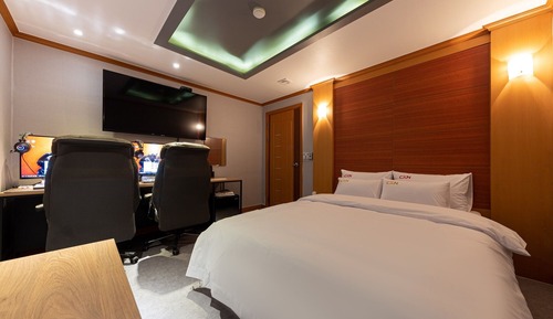 Room (Sweet 1PC - Parking payment available)