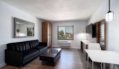 Suite, 1 King Bed, Non Smoking, Balcony