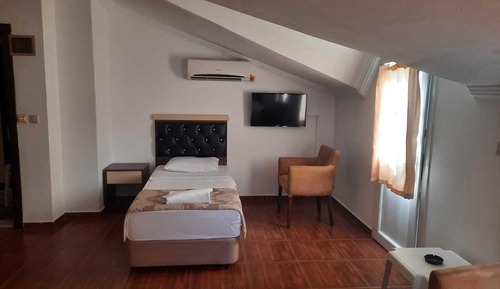 Economy Room