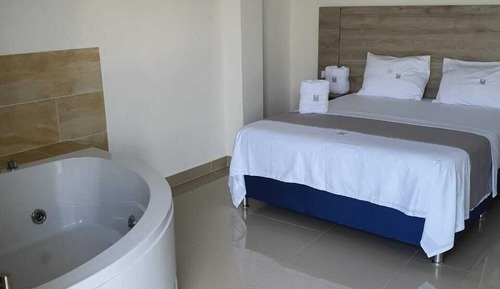 Luxury Room, 1 King Bed, City View