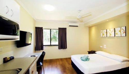 Deluxe Queen Room