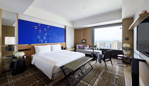 Deluxe Room, 1 King Bed with Sofa bed