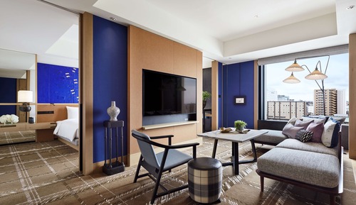 Suite, 1 King Bed, City View