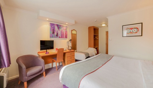 Standard Room, Multiple Beds (Family of 3)