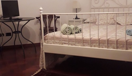Romantic Double Room, 1 Double Bed, Private Bathroom, Garden View (Rossana)
