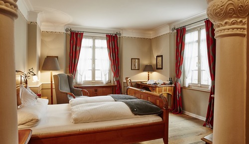 Classic Room, 1 Queen Bed, Private Bathroom