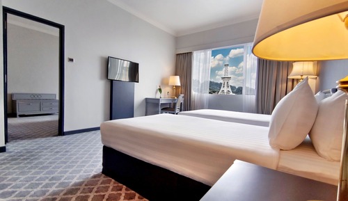 Deluxe Family Suite