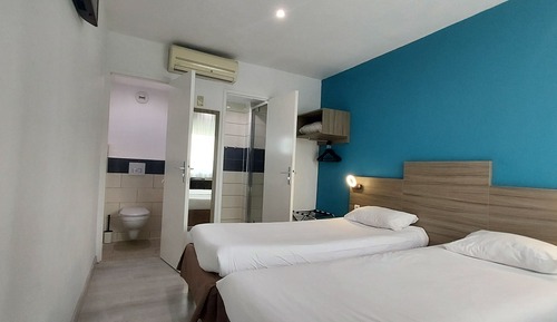 Standard Twin Room