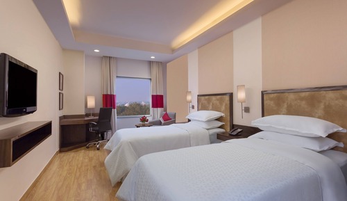 Premier Room, 2 Twin Beds, City View