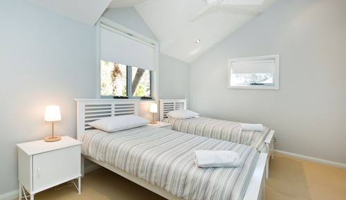 Luxury Townhome, 3 Bedrooms (Free Standing House)