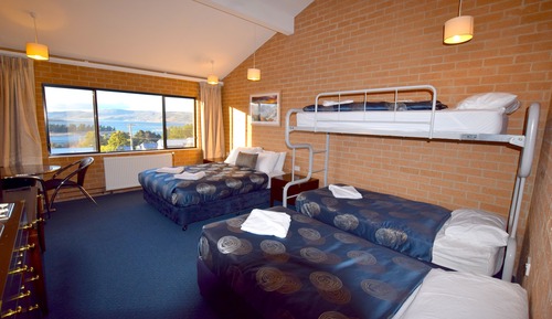 Deluxe Upper Level Lake View (5 People)