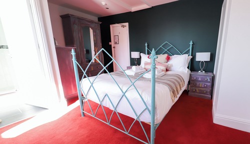 Superior Double Room, Ensuite (Large Double)
