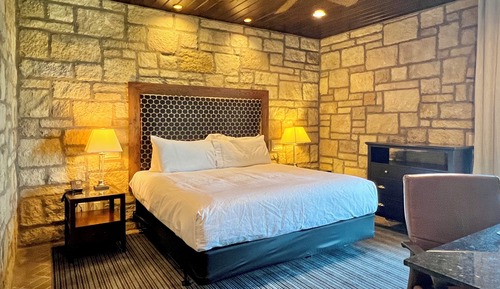 Condo, 1 King Bed