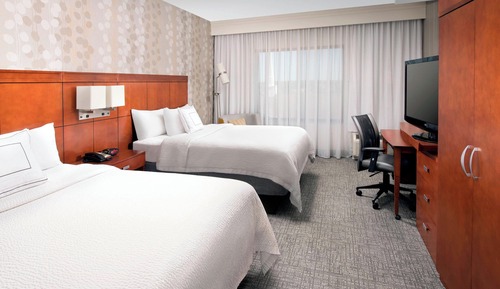 Room, 2 Queen Beds (Mobility/Hearing Accessible, Tub)