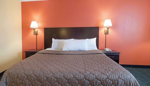 Standard Room, 1 King Bed, Non Smoking