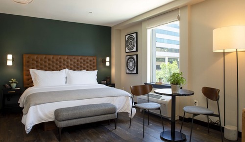 Deluxe Room, 1 King Bed
