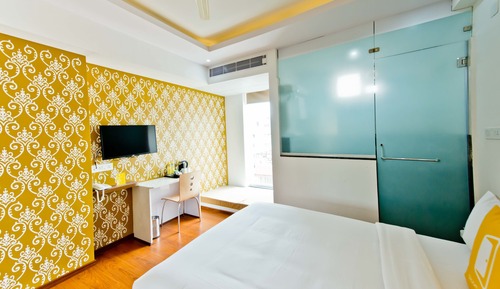 Deluxe Queen Room